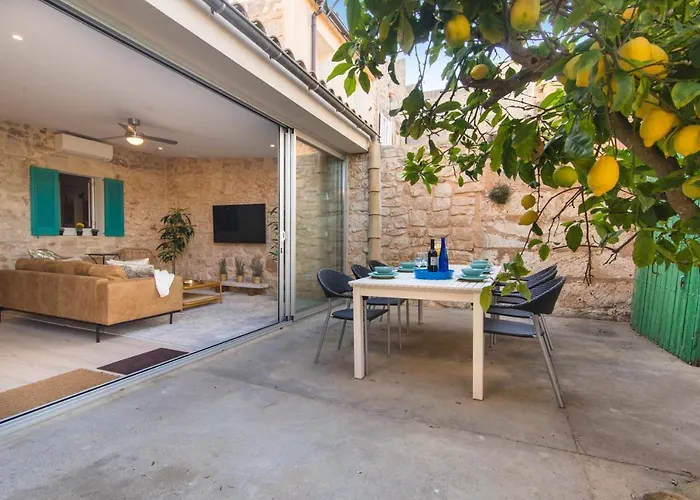 Casa La Limonera. Townhouse With Pool For Up To 6 Persons In Santanyi