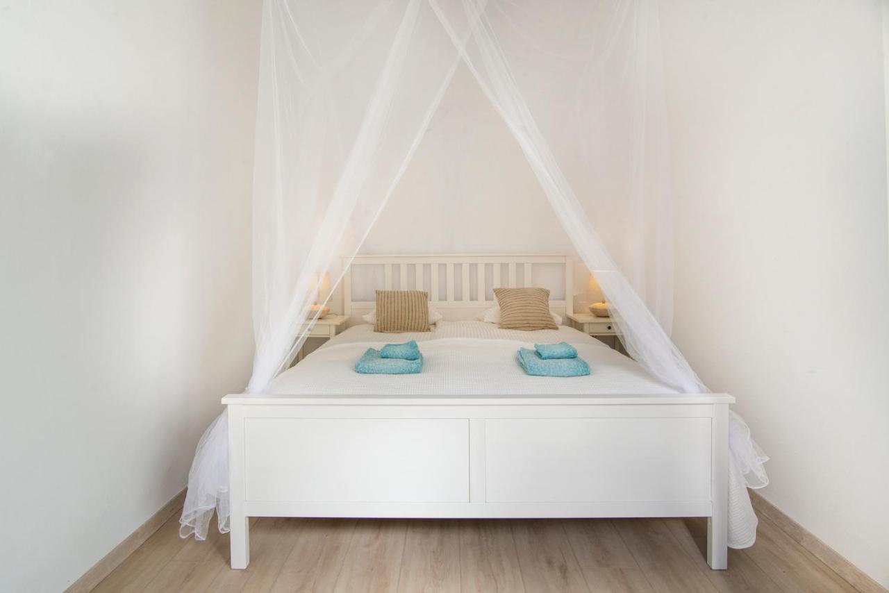 Casa La Limonera. Townhouse With Pool For Up To 6 Persons In Feriehus *