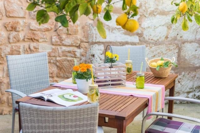 Feriehus Casa La Limonera. Townhouse With Pool For Up To 6 Persons In