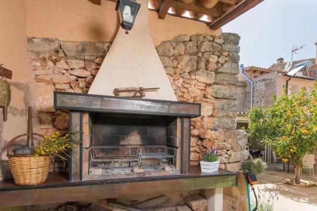 Feriehus Casa La Limonera. Townhouse With Pool For Up To 6 Persons In Santanyí