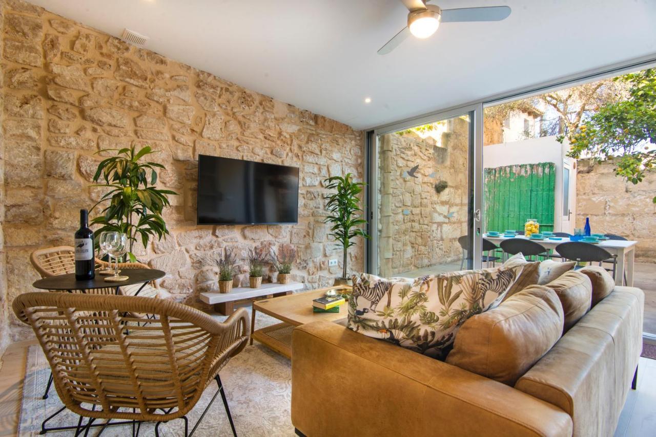 Casa La Limonera. Townhouse With Pool For Up To 6 Persons In Santanyí